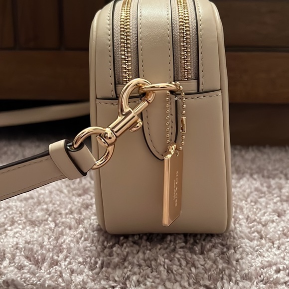 Coach Puffy Linear Quilted Jes Crossbody - Picture 3 of 7